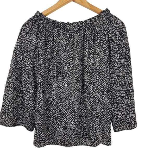 Michael Kors Black and White Patterned Blouse. MED. G0088 - Picture 4 of 9